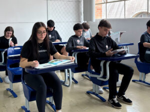 Como organizar o tempo de estudo no Colégio Decisivo utilizando o material Anglo